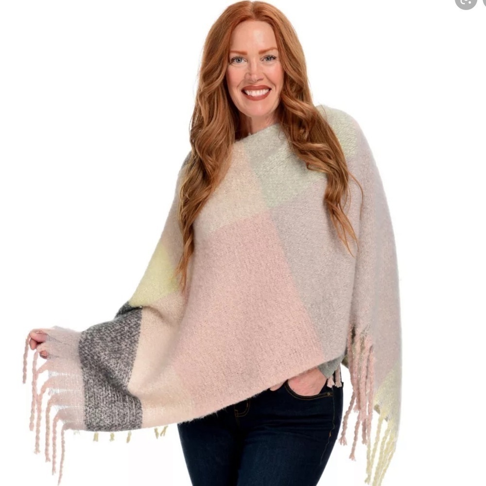 Tahari Boucle Knit Color Block Fringe Detailed Poncho one size new with tags